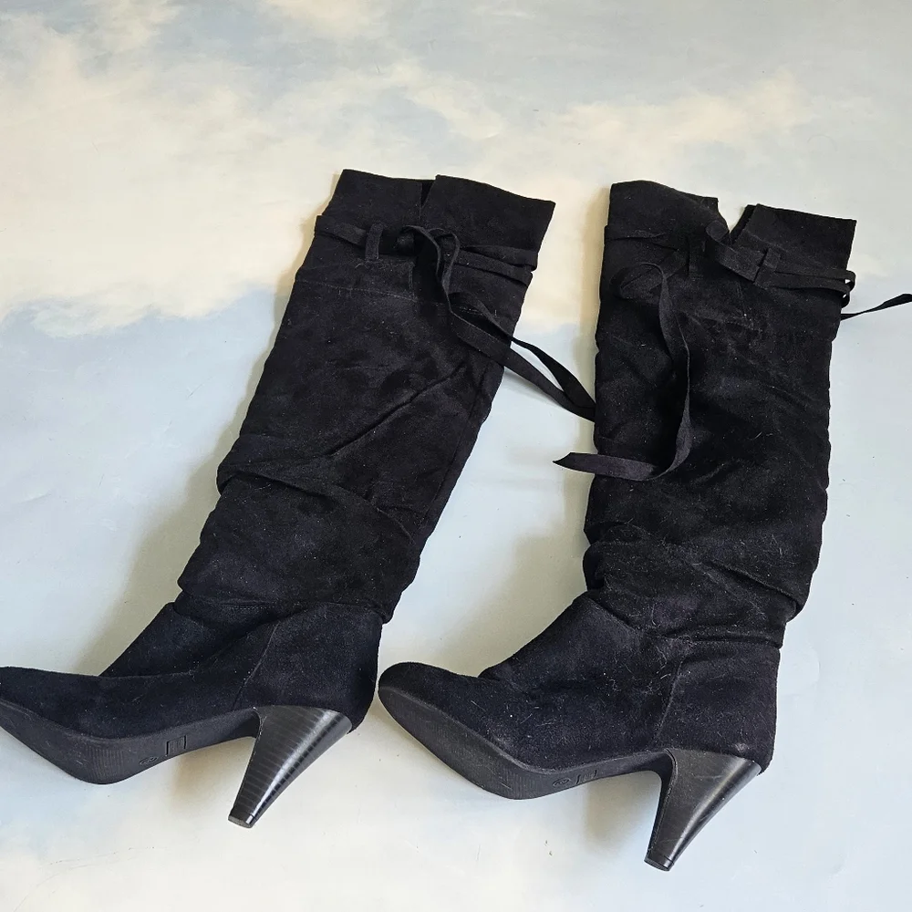 Classic Black Knee-High Boots Stylish Comfortable Knee Highs